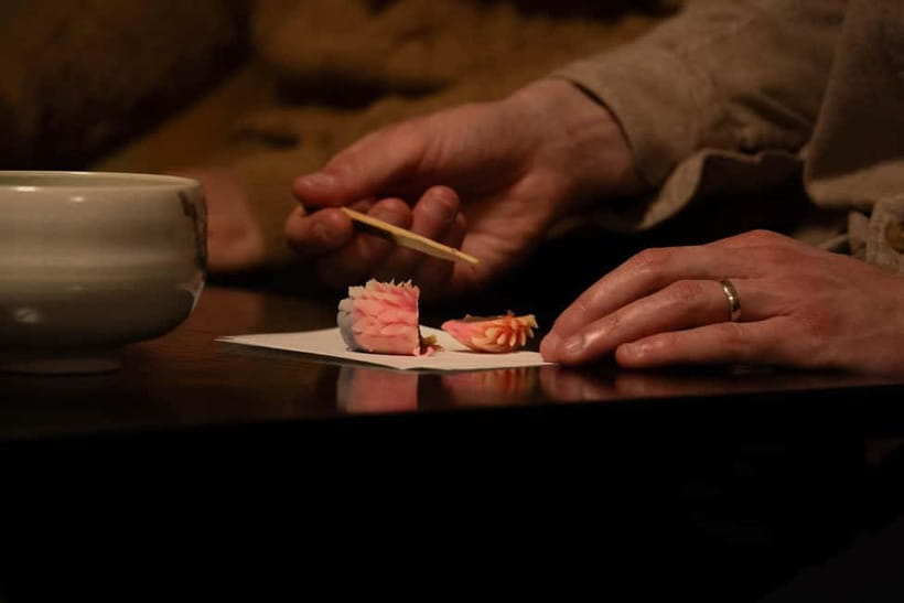 Kanazawa: Kenrokuen Tea Ceremony Experience - Making your own cup of matcha