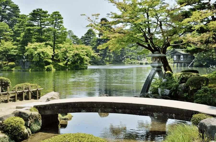 Kanazawa: Private Custom Tour with Local Guide - Kanazawa Castle and the city’s samurai story