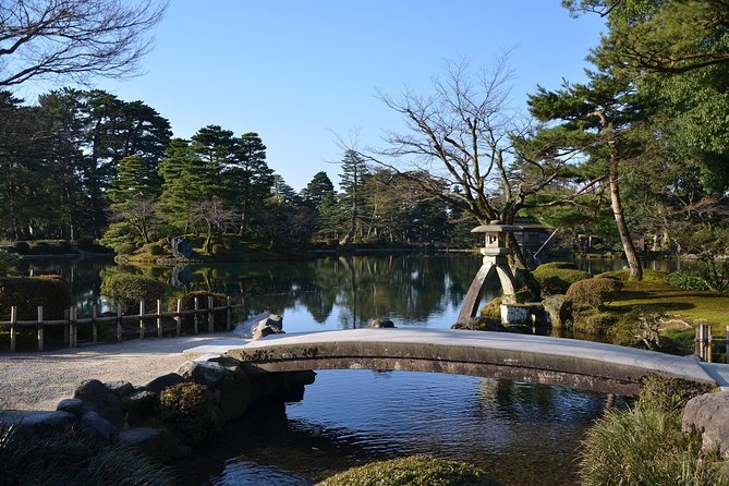 Kanazawa Private Tour with a Local – Highlights & Hidden Gems - Omicho Market, Kanazawa’s food stop