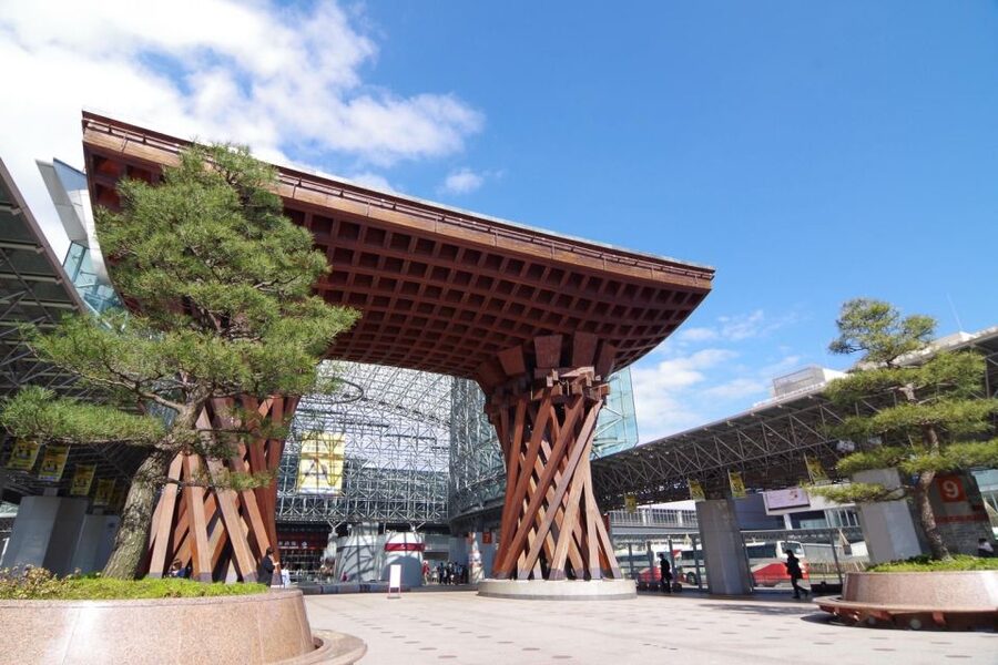 Kanazawa: Private Tour with Local Guide - Kanazawa Castle Park and the rebuilt castle