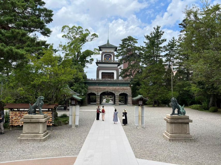 Kanazawa: Samurai, Matcha, Gardens and Geisha Full-Day Tour - Matcha beside castle walls at Gyokusen-an