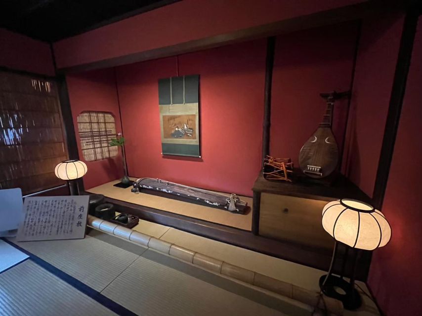 Kanazawa: Samurai, Matcha, Gardens and Geisha Full-Day Tour - Kenroku-en, one of Japan’s great designed gardens