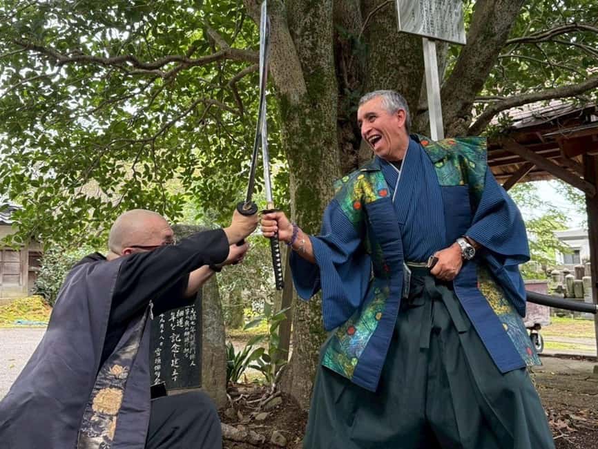 Kanazawa: Samurai Swordsmanship Lesson at a rented temple - Booking Tips for a Smooth Hour
