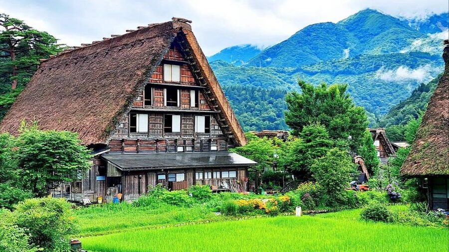 Kanazawa/Takayama: Shirakawago & Takayama Private Day Tour - Takayama Jinya and the old town