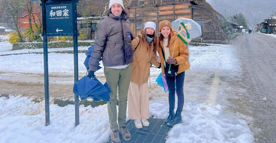 Kanazawa: World Heritage Shirakawa-go Morning Guided Tour - Guide quality and language support