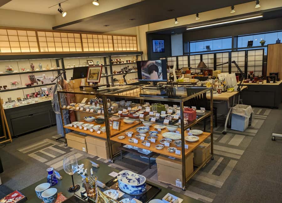 Kintsugi Experience with Arita Ware in Tokyo (English Guide) - The 90-Minute Kintsugi Experience