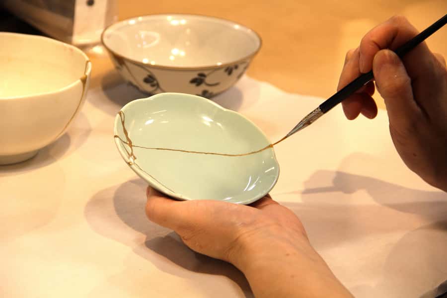 Kintsugi Experience with Arita Ware in Tokyo (English Guide) - Inside Nihonbashi Mutoh Main Store