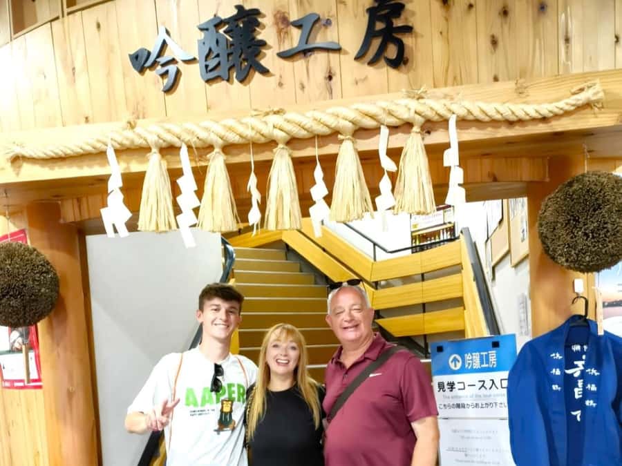 Kobe: 3-Hour Sake Breweries Tour with Special Tasting - The guides make the three hours work