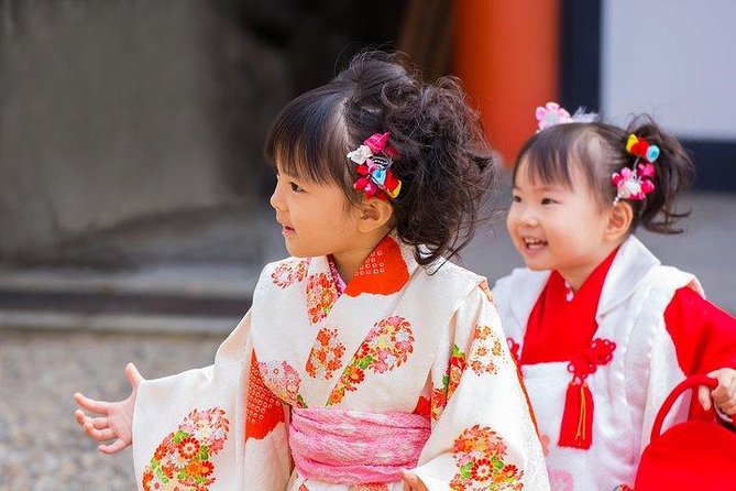 Kobe Highlights & Hidden Gems: Private & Custom Tour with a Guide - Food, sake, and older Kobe traditions