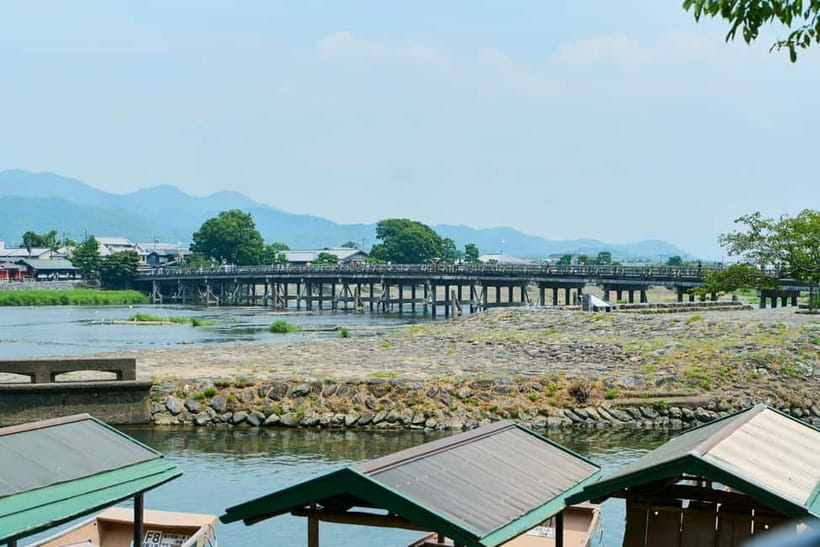 Kyoto: Arashiyama UNESCO Walking Tour with Admission - What the guide adds to the experience