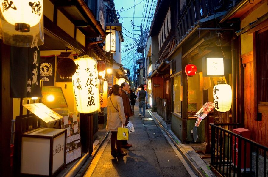 Kyoto: Casual Pontocho Evening Food Tour - How much value do you get for $173?