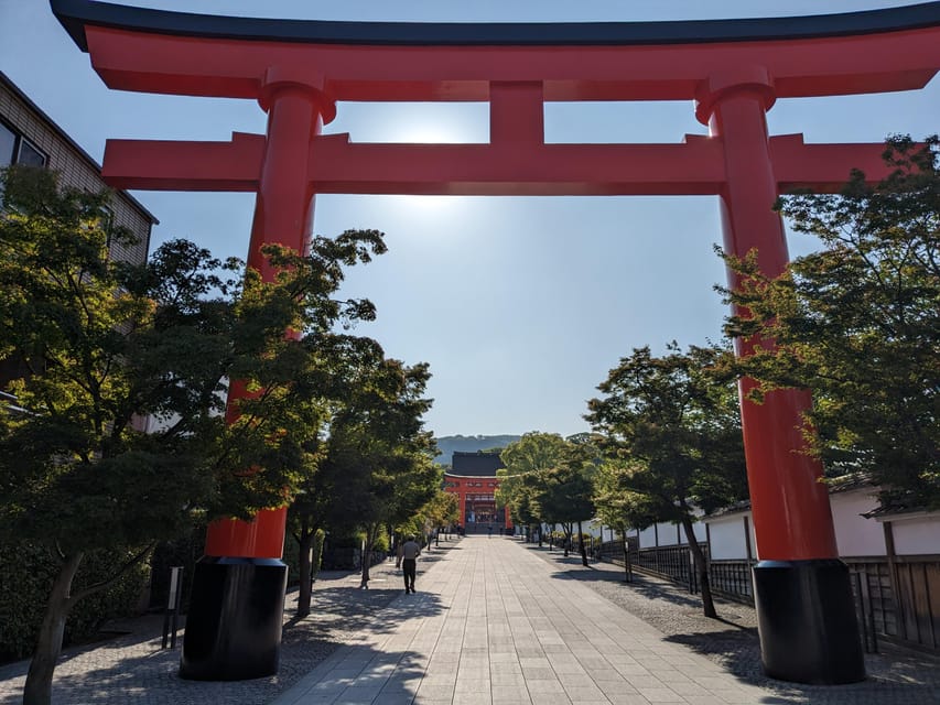 Kyoto: Early Morning Fushimi Inari Shrine - Beat the Crowds - What the guides add to the morning
