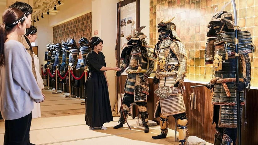 Kyoto : Family-Friendly Sword Lesson at Samurai Ninja Museum - Photos with a samurai backdrop