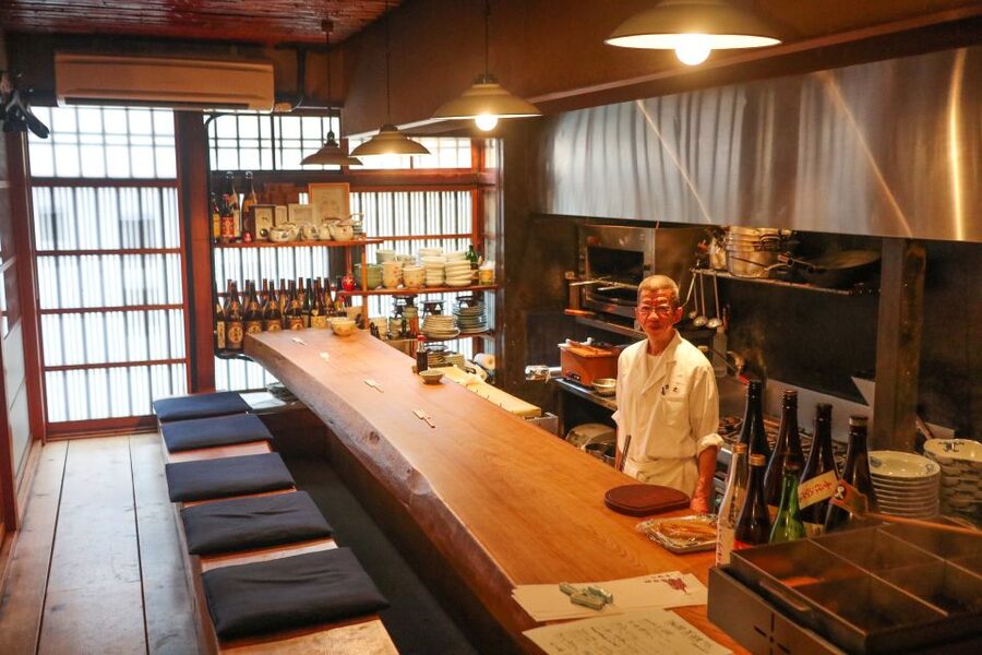 Kyoto: Foodie Night Tour in Gion with 9 dishes + 6 Sake - Dessert in a traditional Pontocho cafe