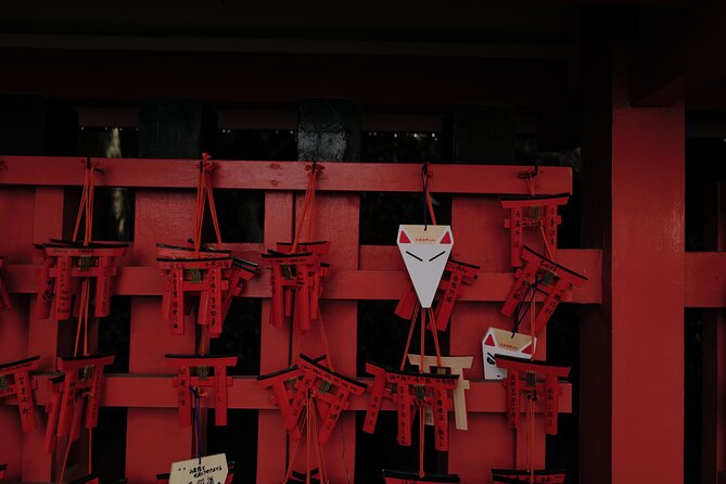 Kyoto Fushimi-Inari Night Walking Tour - What the night atmosphere is really like