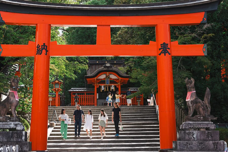 Kyoto: Fushimi Inari Taisha Shrine Walking Tour with Guide - Timing, children, and practical planning