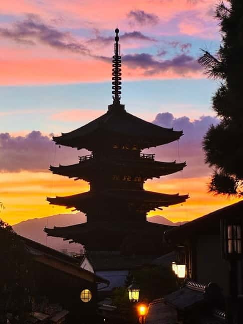 Kyoto Geisha Walking Tour: Gion District & Hidden Gems - Kennin-ji, Kyoto’s oldest Zen temple