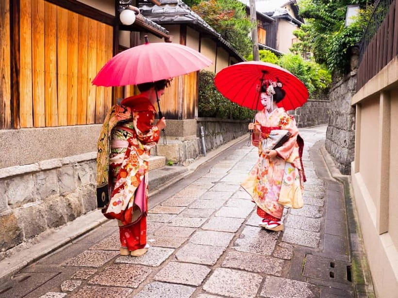 Kyoto Geisha Walking Tour: Gion District & Hidden Gems - Who should book this walk?
