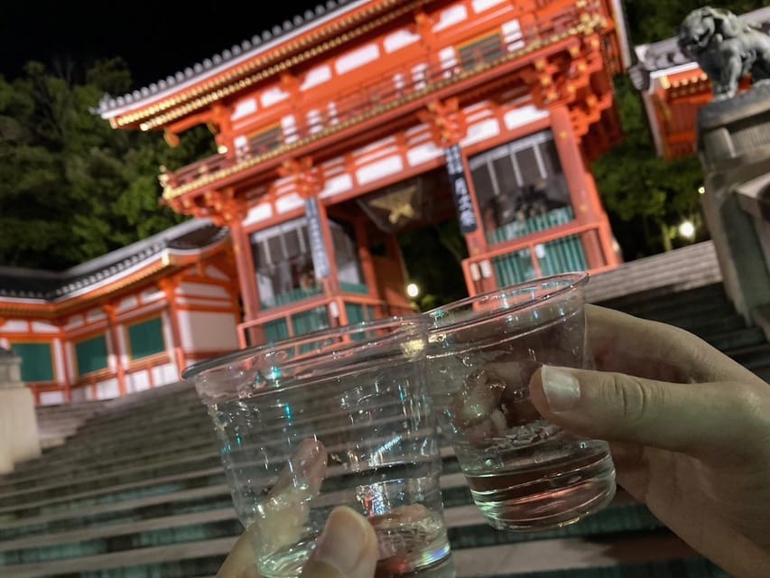 Kyoto: Gion Evening Walk with Hidden Gems, Geisha & Sake - Yasaka Shrine, the Evening Finish