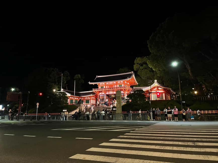 Kyoto: Gion & Geisha District Night Time Walking Tour - Maruyama Park: a quiet pause in the route