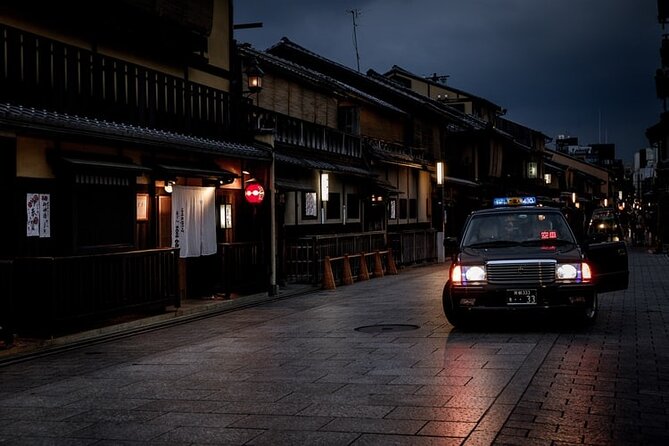 Kyoto Gion Geisha District Walking Tour - The Stories of Geisha - Why an evening walk suits Gion