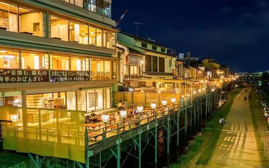 Kyoto: Gion Hidden Gems & Geisha Culture Tour - Edo-period townhouses and quiet backstreets