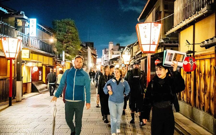 Kyoto: Gion Hidden Gems & Geisha Culture Tour - Meeting near Shijo Ohashi