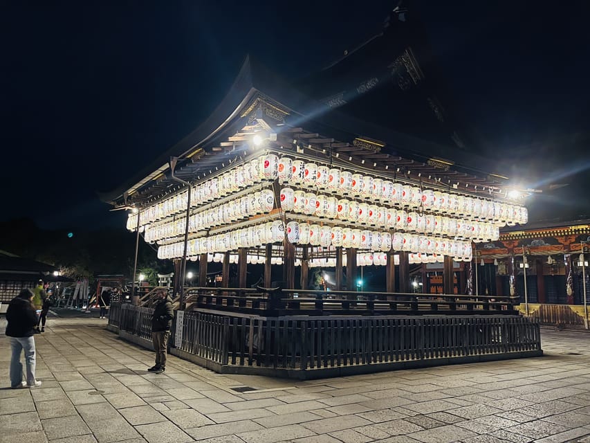 Kyoto: Gion Magical Night Walking Tour with Geisha Trivia - Quiet lanes and the final ancient shrine