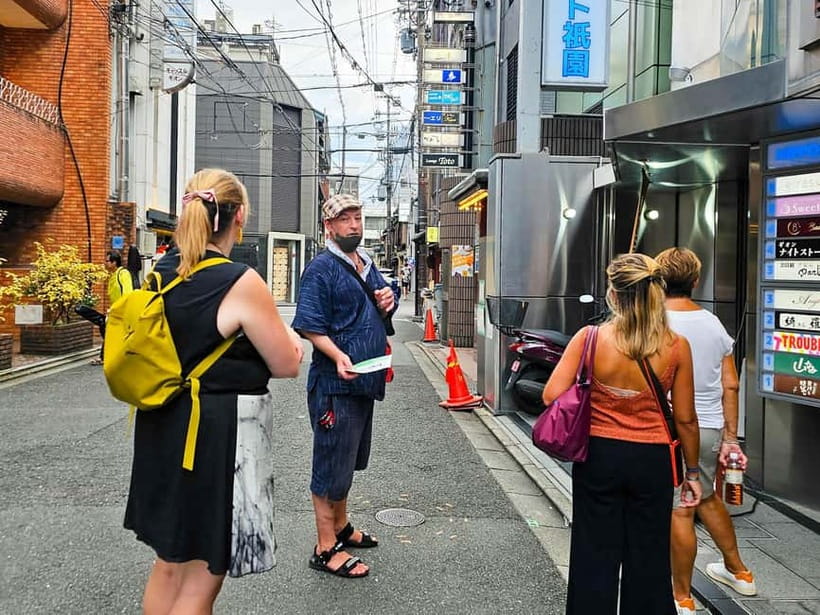 Kyoto: Gion Sunset Walking Tour with Local Guide - The snack break and matcha stop