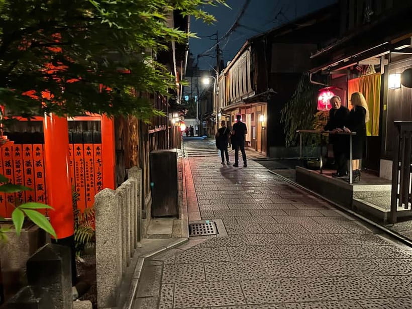Kyoto: Gion Walking Tour - From Pontocho Alley to the Kamo River