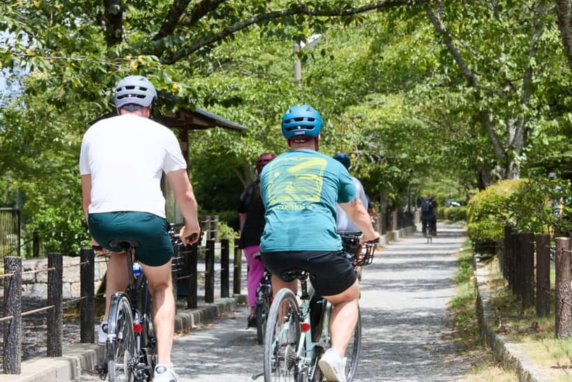 Kyoto: Hidden Gems E-Bike Tour Through Backstreets & Temples - Gion: a useful starting point, not the whole show