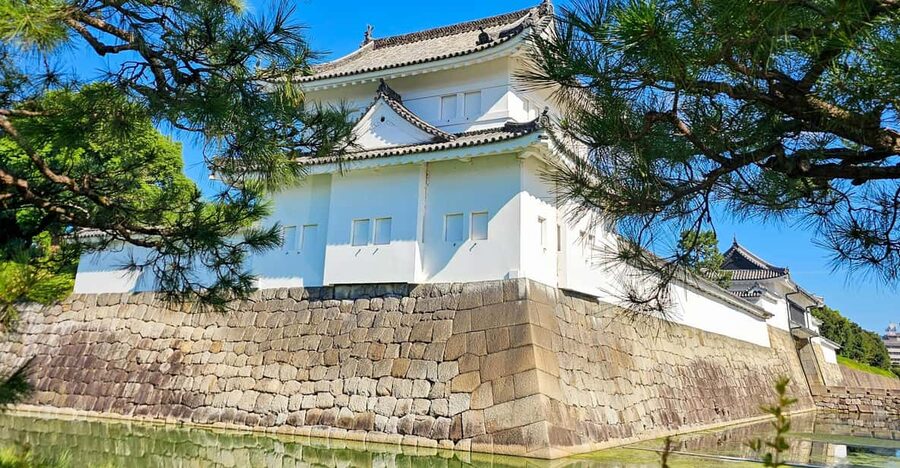 Kyoto: Imperial Palace & Nijo Castle Guided Walking Tour - Walking from Nijo Castle to the Imperial Palace