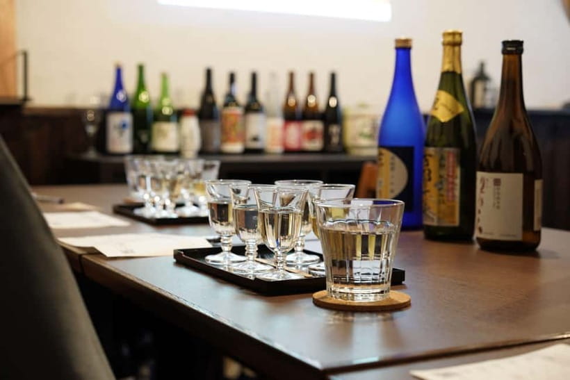 Kyoto: Insider Sake Experience with 7 Tastings and Snacks - Who should book this Kyoto experience?