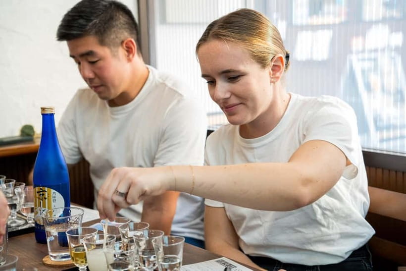 Kyoto: Insider Sake Experience with 7 Tastings and Snacks - The hands-on bottle-reading lesson