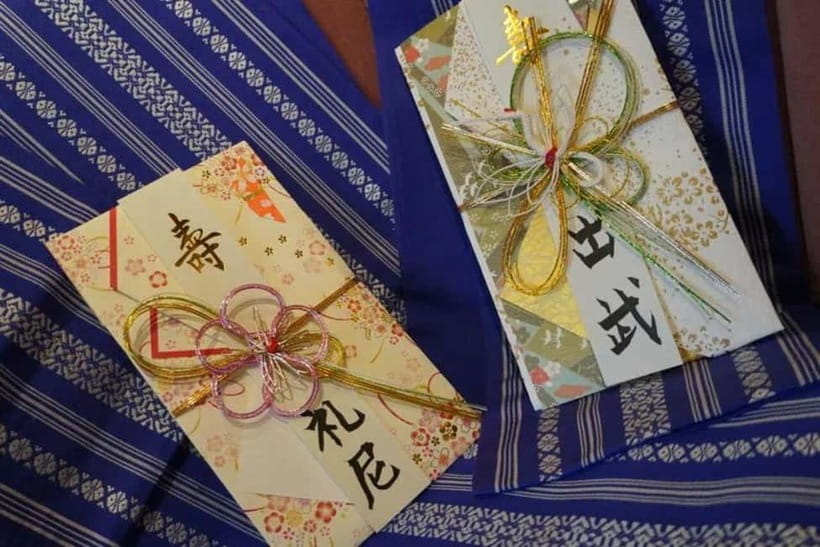 Kyoto: Japanese Calligraphy Class - First lesson: brush, ink, and the basic strokes