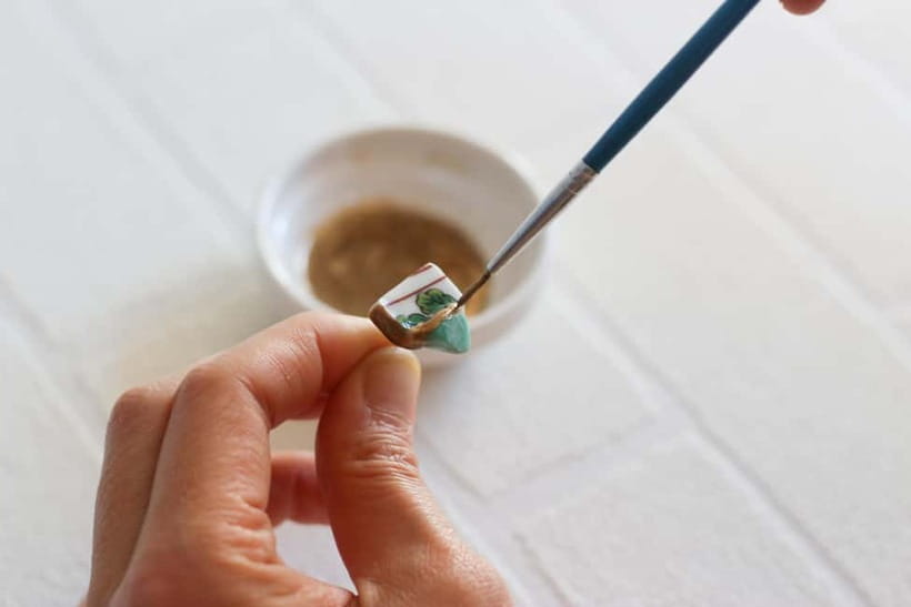 Kyoto: Kintsugi Jewelry Workshop with Natural Stones - Choosing pottery, stones, shells, and pearls