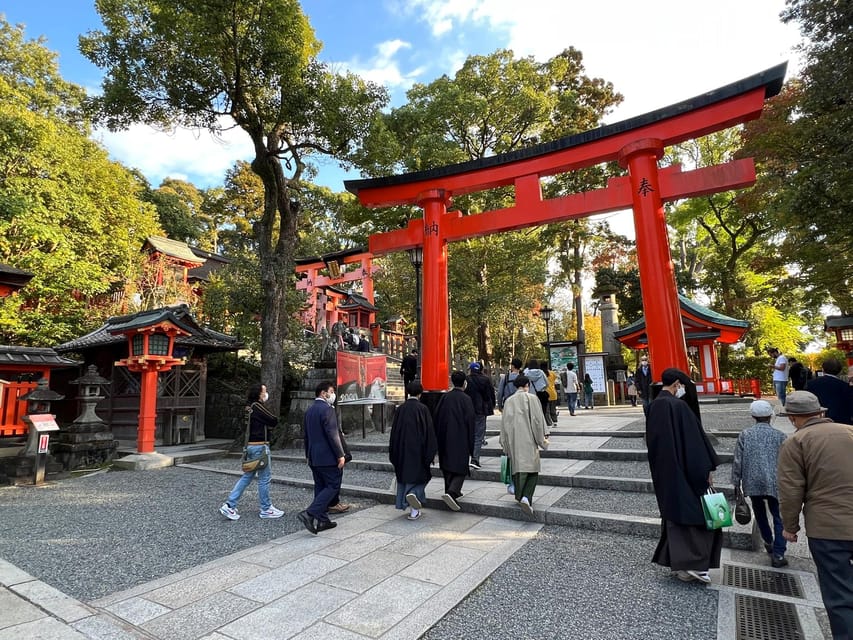 Kyoto: Kiyomizu-dera, Fushimi Inari & Gion Geisha District - Gion, maiko, and geisha explained clearly