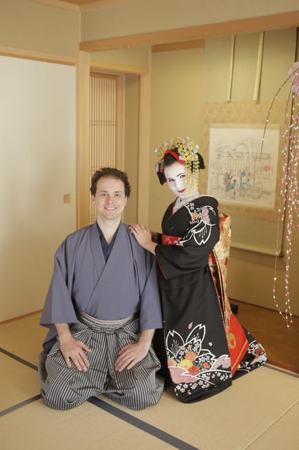 Kyoto kiyomizu Temple : Maiko and Samurai Couple Photoshoot - Choosing from 100 Kimonos