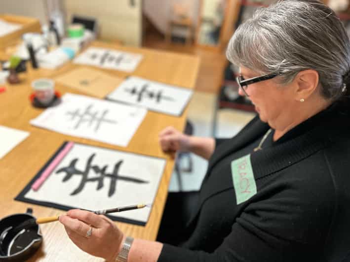 Kyoto: Local Home Visit and Japanese Calligraphy Class - A Kyoto home visit just west of Nijo Castle