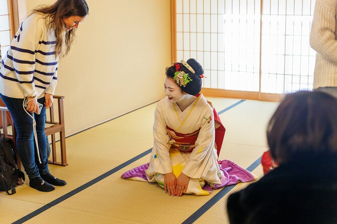 Kyoto: Meet the Geisha Maiko with Gion Walking Tour - The conversation is as important as the dance