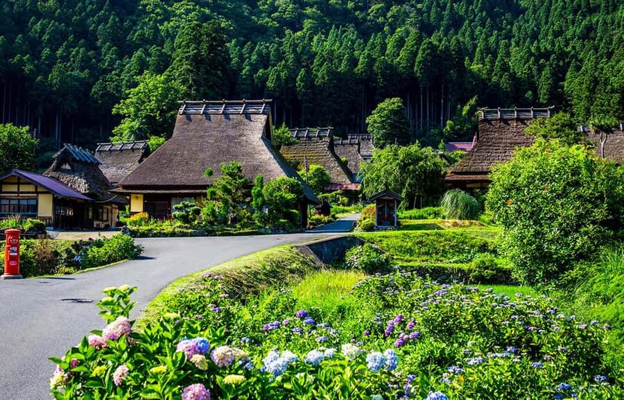 Kyoto: Miyama Village, Amanohashidate & Ine Bay Day Trip - The early start at Nipponbashi