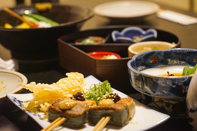 Kyoto Night Foodie Tour in Gion (9+ dishes + 6 Sake tastings) - Gion Shirakawa and Kyoto-style vegetable dishes