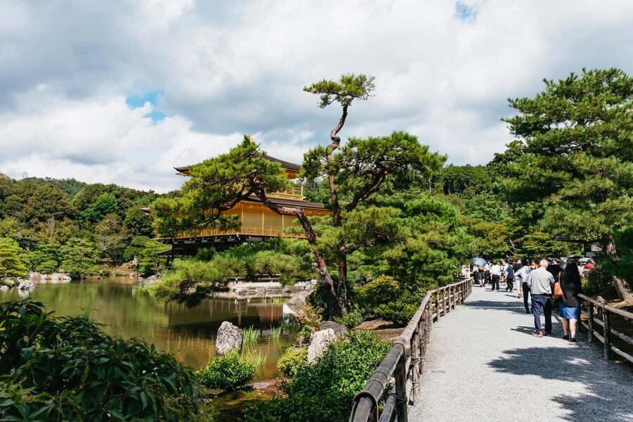 Kyoto: Nijo Castle, Kiyomizu & Fushimi Inari Guided Tour - Why this Kyoto route works for a first visit