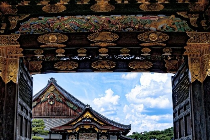 Kyoto: Nijo Castle World Heritage Guided Tour with Admission - Small groups make the explanations more personal