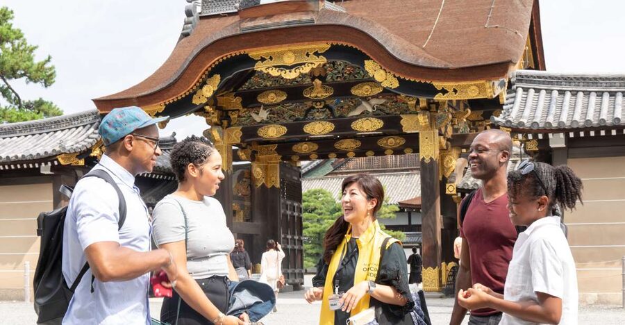 Kyoto: Nijo-jo Castle and Ninomaru Palace Guided Tour - Why Nijo Castle feels different from a typical Japanese castle