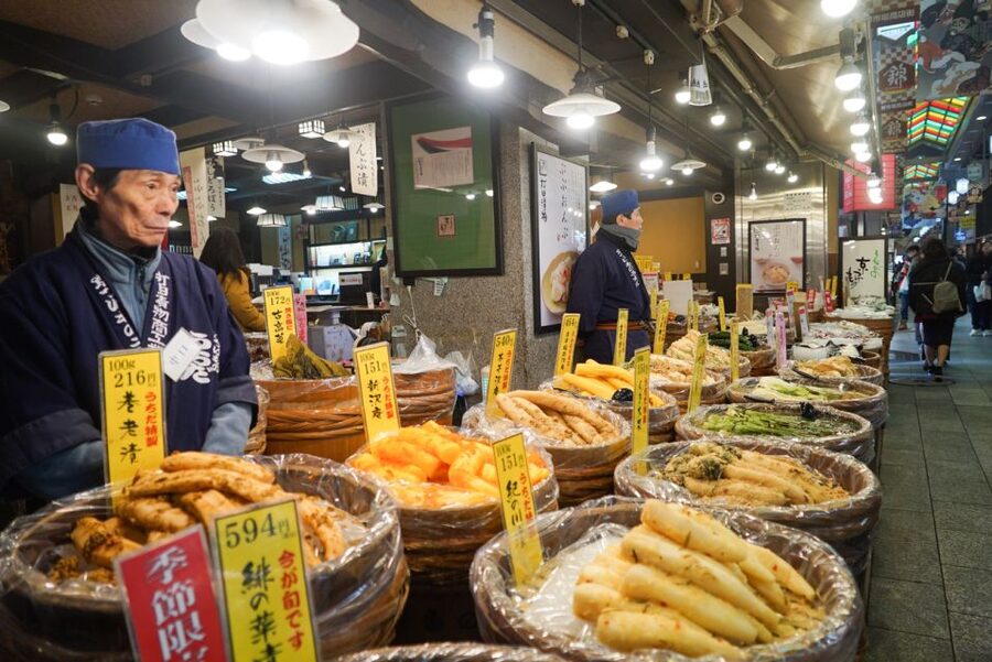 Kyoto: Nishiki Market Brunch Walking Tour-7 Tastings+Brunch - The seven tastings are only part of the meal