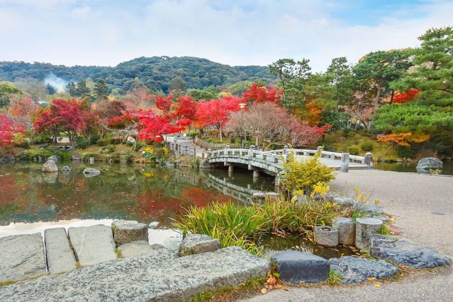 Kyoto: Private 2.5 Hour Historical Walking Tour - Starting at Yasaka Shrine with a map of Kyoto