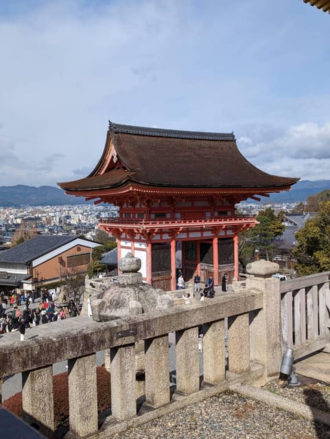 Kyoto: Private 2.5 Hour Historical Walking Tour - What the guide adds to the experience