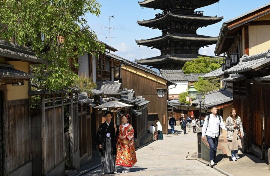 Kyoto: Private Customized Walking Tour with a Local Insider - Food stops that turn sightseeing into a meal
