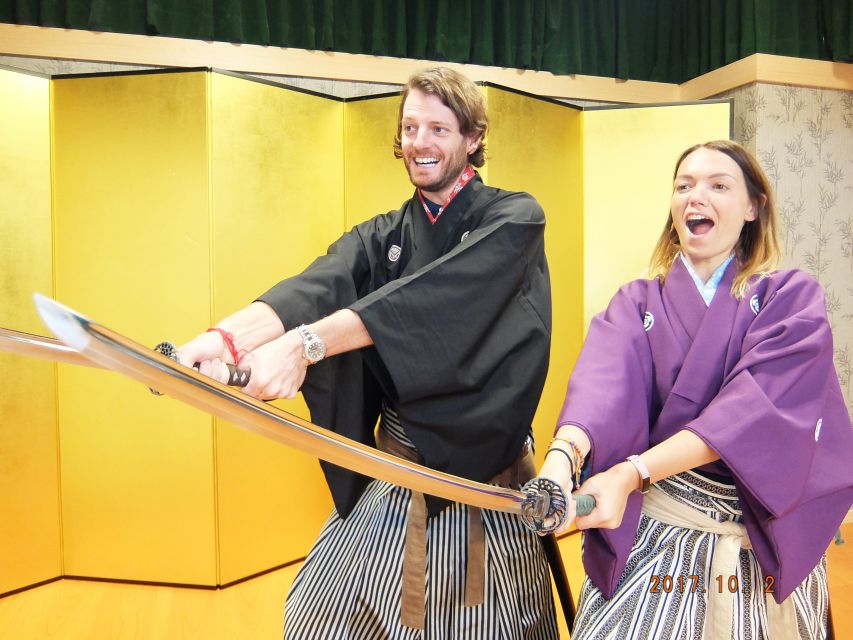 Kyoto: Samurai Sword Class by Experts in Traditional Arts - Learning the basic sword movements